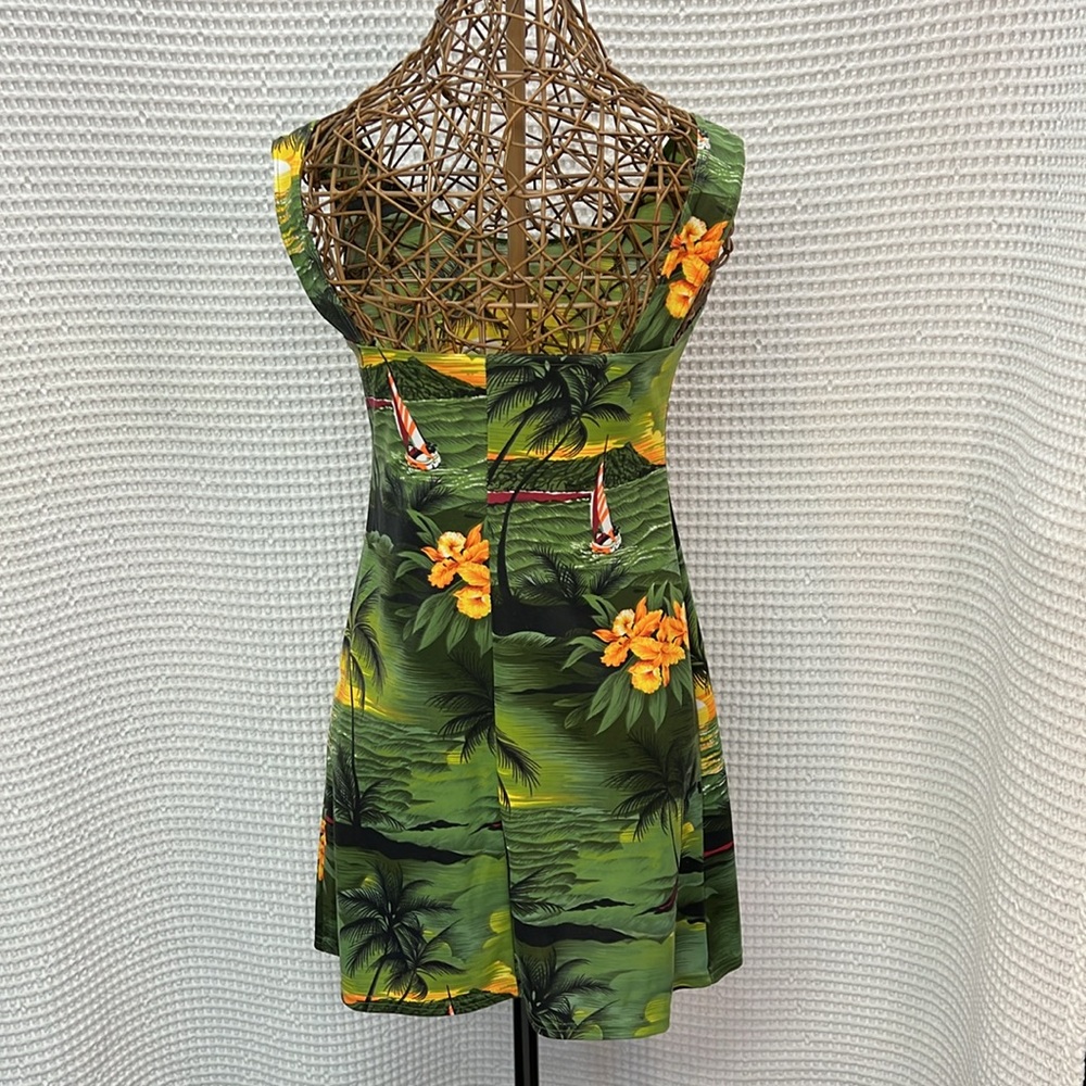 Vintage Tropical Sundress. Made in USA. EUC. Size Large. Runs small. - Picture 3 of 4
